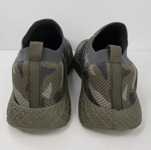 Blondo Sarah Thick Waterproof Camo Material Pull On Stretch Ankle Sneakers sz 9M - Picture 4 of 9